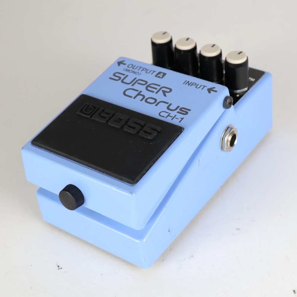 【中古】スーパーコーラス エフェクター BOSS CH-1 Super Chorus ギターエフェクター コーラス 斜めアングル画像