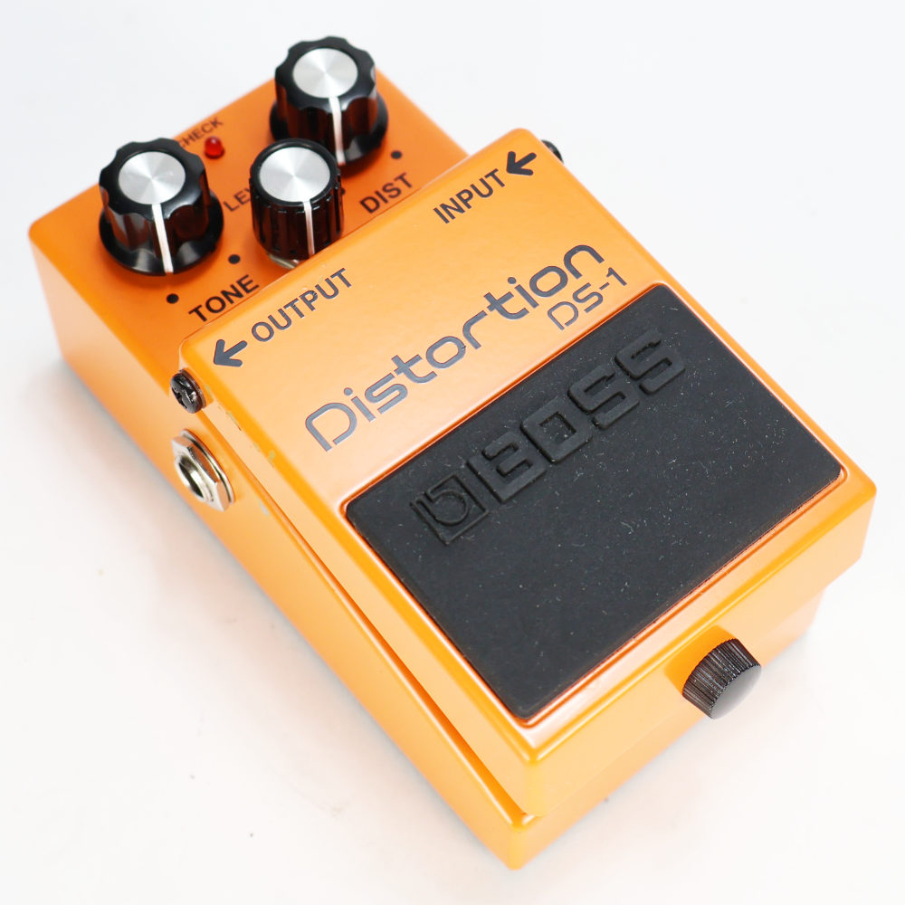 【中古】ディストーション エフェクター BOSS DS-1 Distortion ギターエフェクター 本体画像 斜め 2