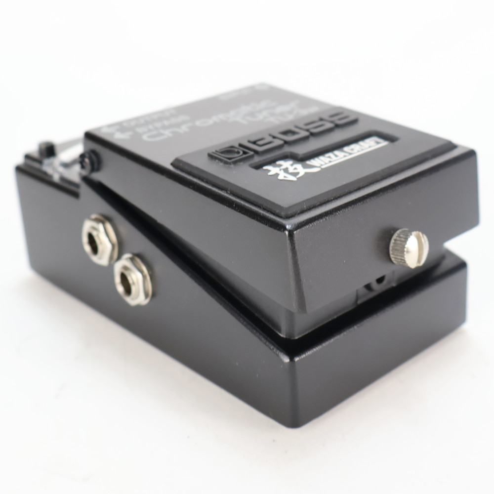 【中古】 BOSS TU-3W Chromatic Tuner WAZA CRAFTシリーズ ギターチューナー 本体画像 斜め 2