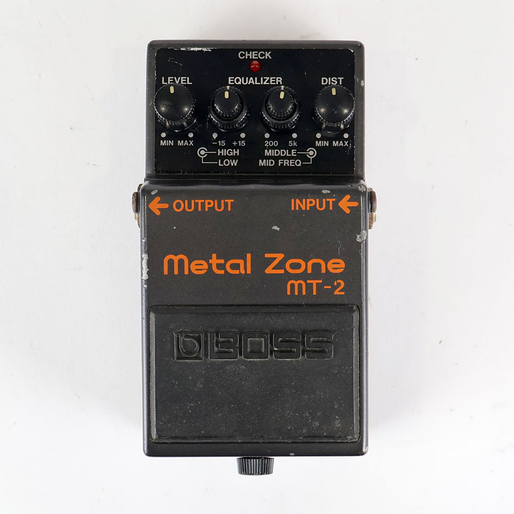 【中古】メタルゾーン エフェクター BOSS MT-2 Metal Zone ボス ギターエフェクター 正面