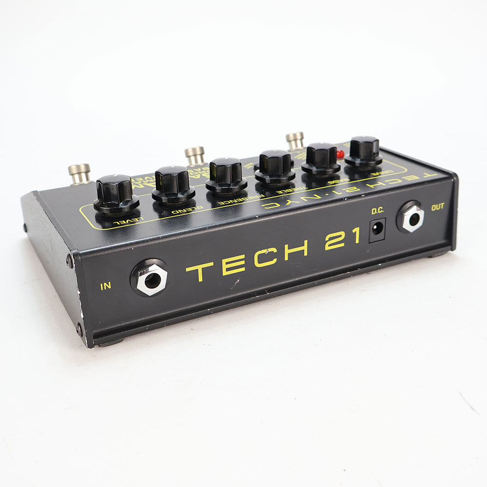 【中古】 ベース用プリアンプ TECH21 SansAmp PBDR PROGRAMMABLE BASS DRIVER DI ベース用プリアンプ エフェクター 全体