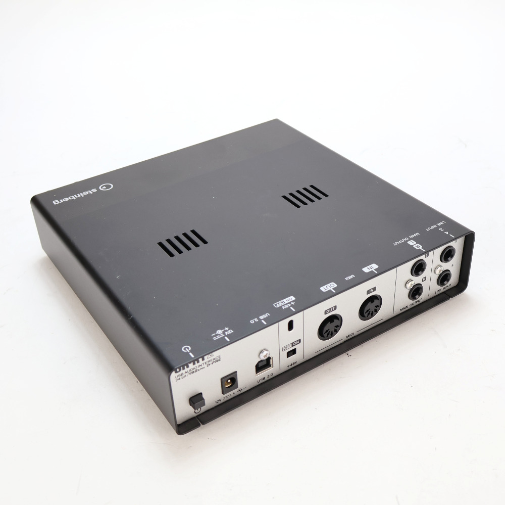 【中古】 オーディオインターフェイス Steinberg UR-RT2 スタインバーグ Rupert Neve Designs トランスフォーマー2基搭載 本体画像 斜め