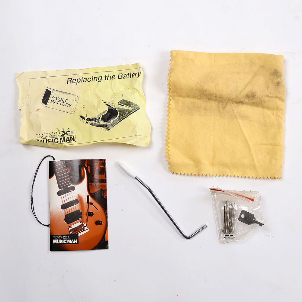 【中古】 エレキギター Music Man Silhouette Special SSS Tremolo Blue Dawn 2002年製 ミュージックマン シルエット 付属品