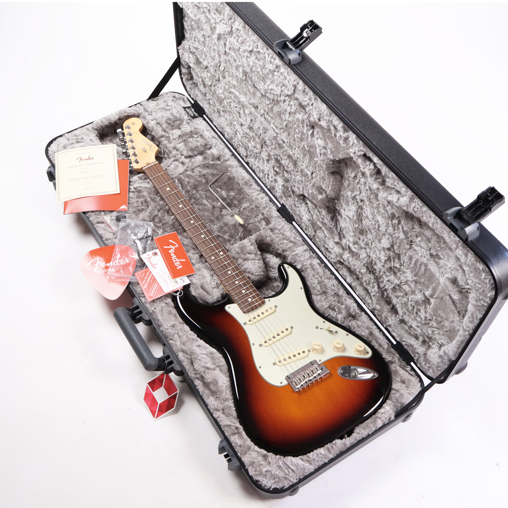 【中古】 エレキギター Fender American Professional Stratocaster Rosewood Fingerboard 3-Color Sunburst 2019年製 フェンダー アメリカンプロフェッショナル ストラトキャスター ケース