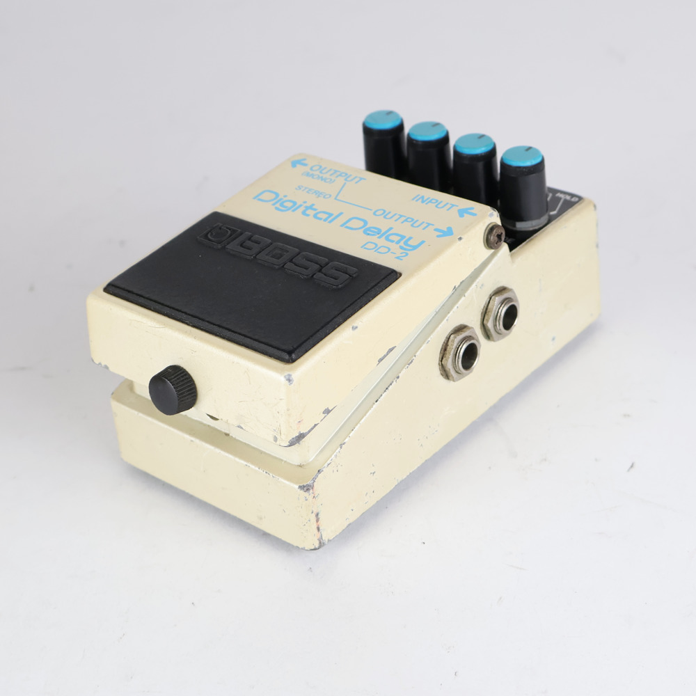 【中古】 デジタルディレイ エフェクター BOSS DD-2 Digital Delay Made in JAPAN ギターエフェクター 側面