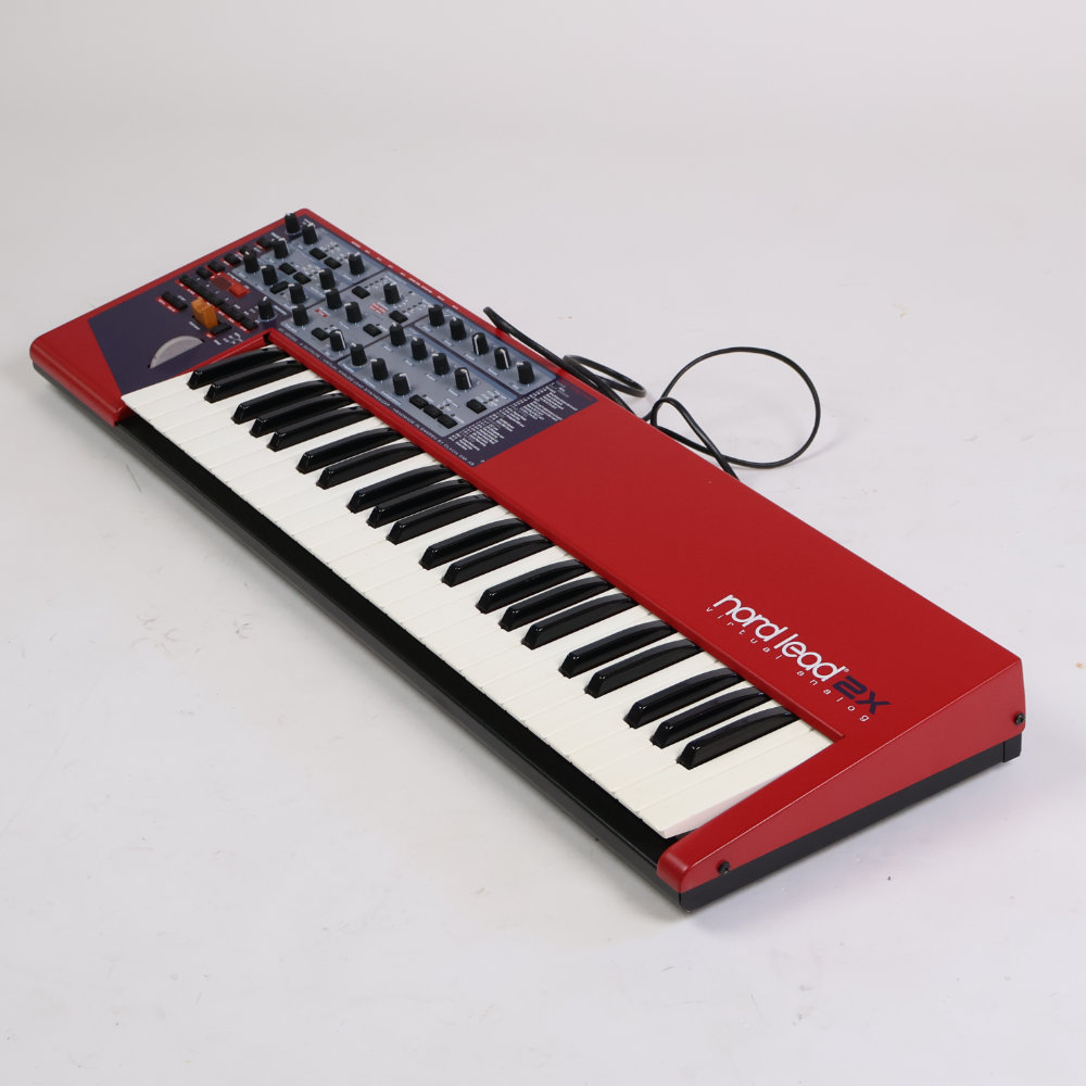 【中古】 シンセサイザー CLAVIA Nord Lead 2X 全体