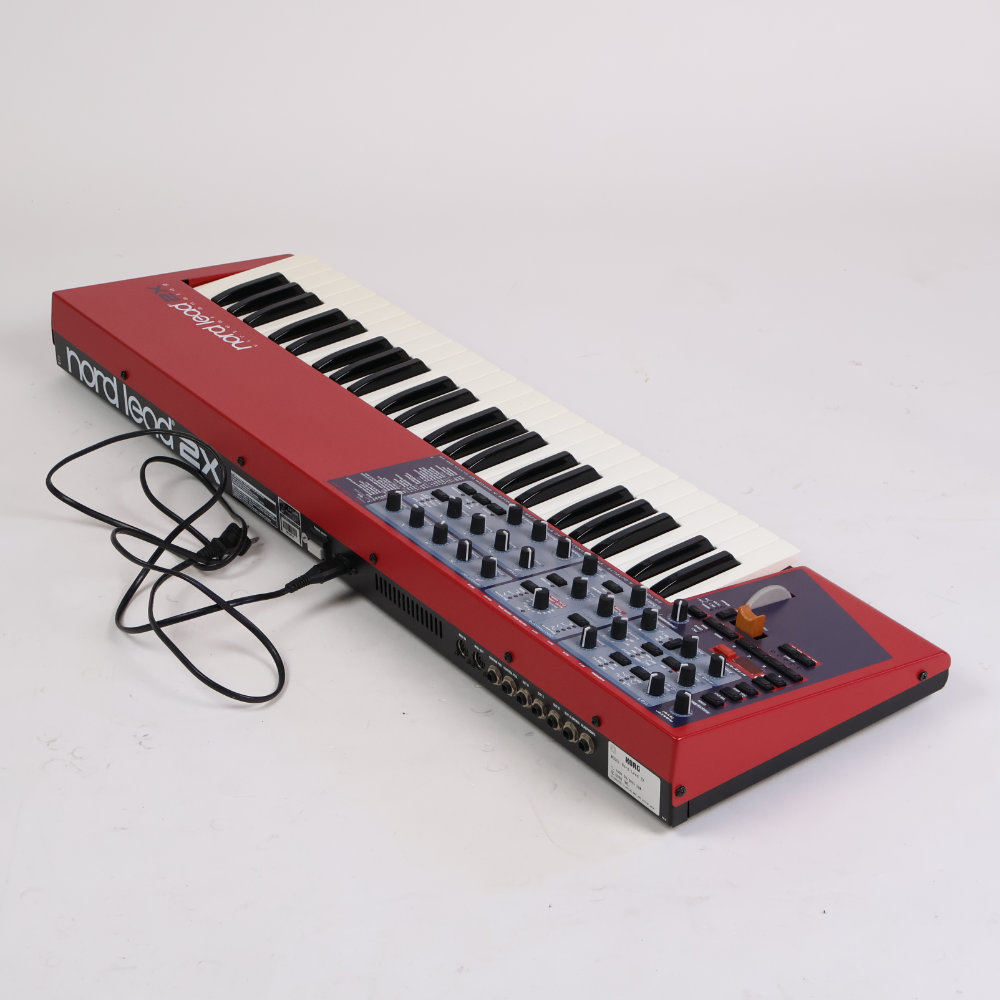 【中古】 シンセサイザー CLAVIA Nord Lead 2X 全体