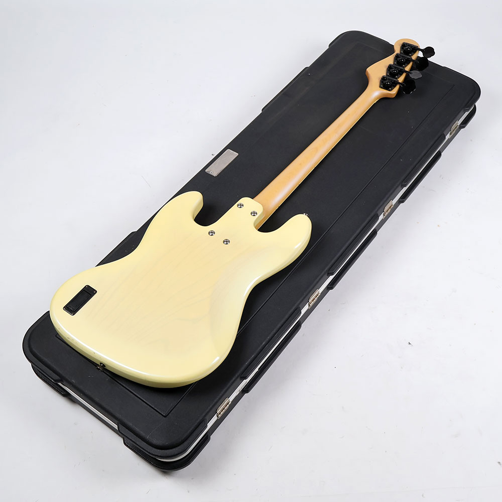 【中古】 エレキベース Jiraud Mobius 4st Vintage White JBスタイル ジラウド メビウス 4弦エレキベース バダスブリッジ搭載 背面