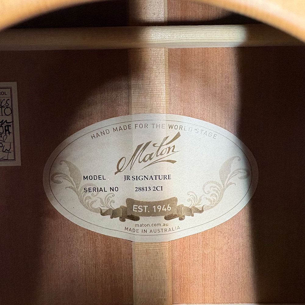 【中古】 【中古】 アコースティックギター Maton The JR SIGNATURE Joe Robinson(ジョー・ロビンソン)モデル メイトン A-5Proプリアンプ採用 ラベル