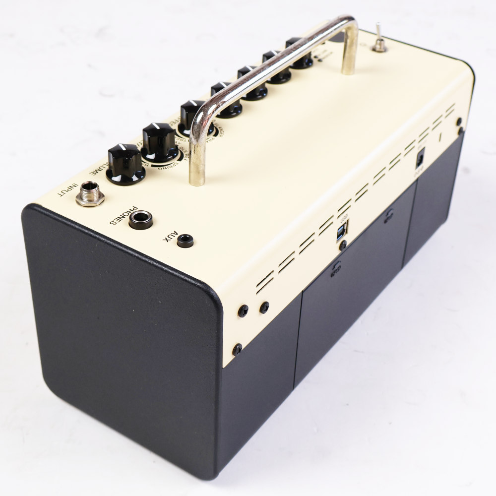 【中古】ヤマハ YAMAHA THR5 コンパクトギターアンプ 小型アンプ 本体画像 斜め 