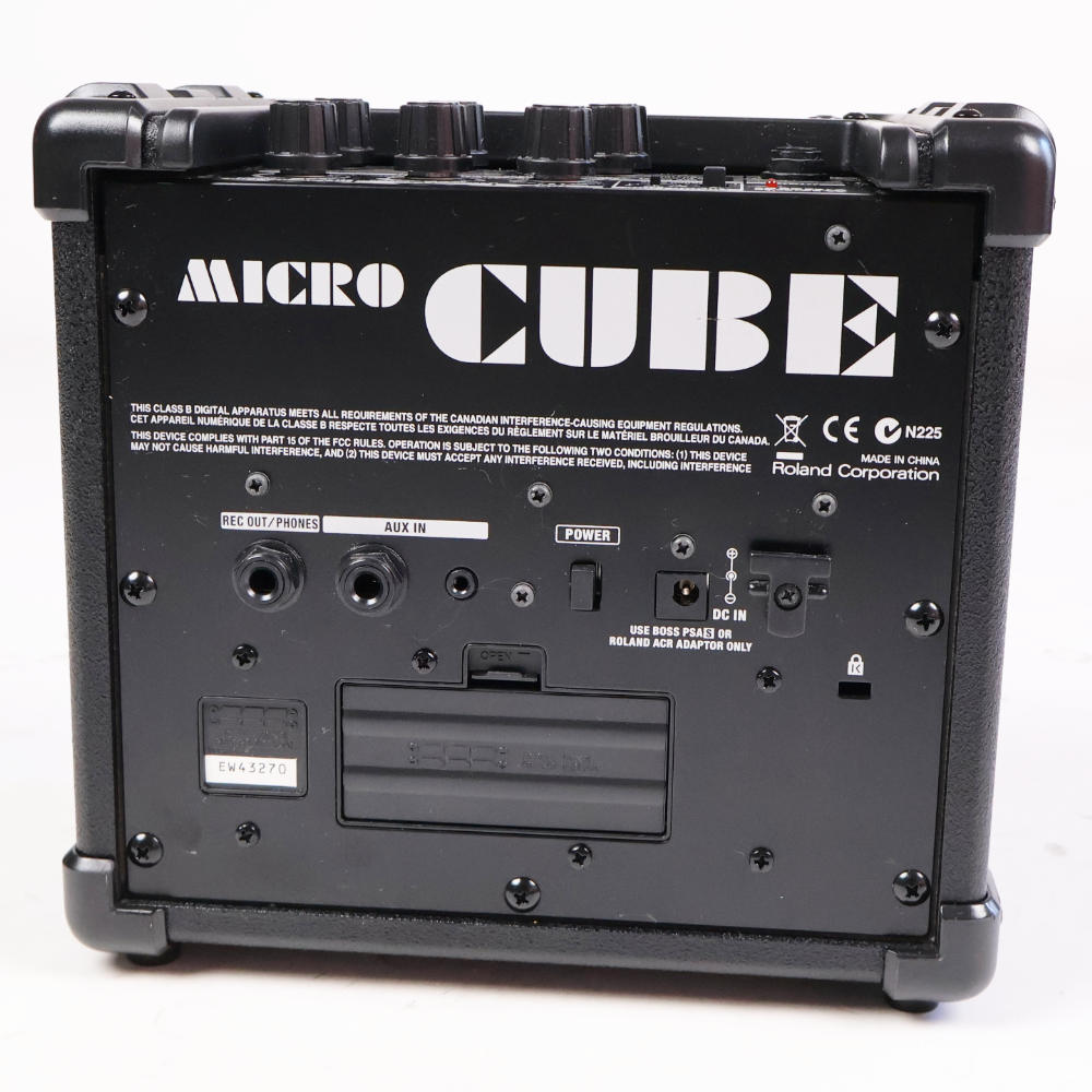 【中古】 ギターアンプ Roland ローランド MICRO CUBE BLACK コンボアンプ 本体画像 裏