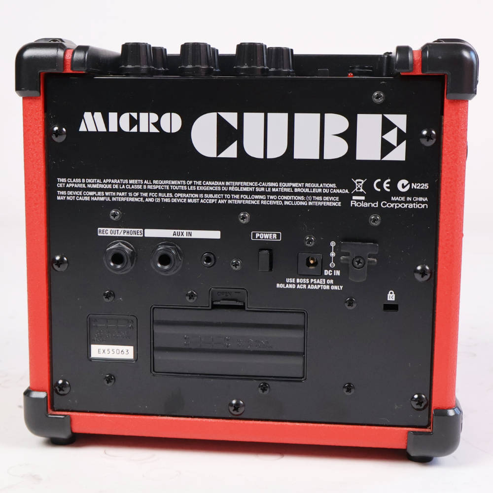 【中古】 ギターアンプ ローランド ROLAND MICRO CUBE RED マイクロキューブ 赤 小型ギターアンプ コンボ 本体画像 裏