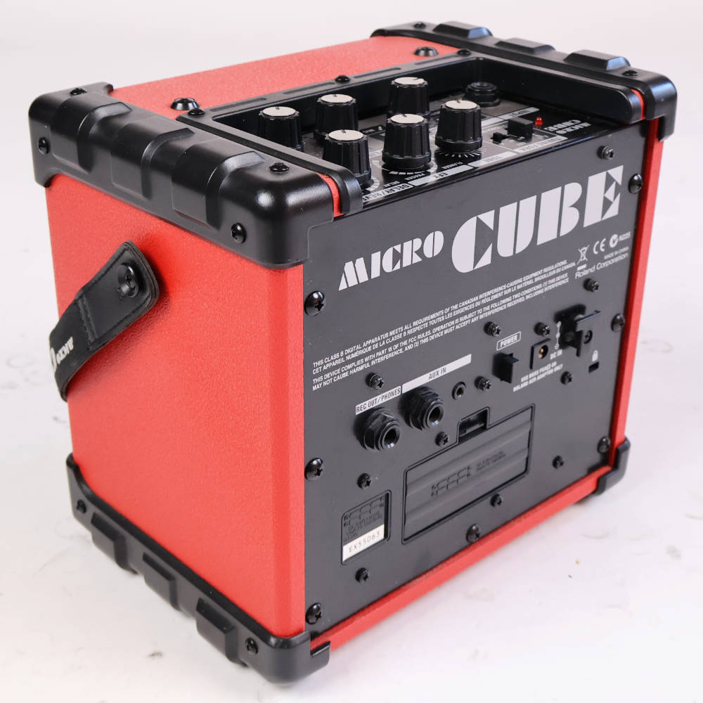 【中古】 ギターアンプ ローランド ROLAND MICRO CUBE RED マイクロキューブ 赤 小型ギターアンプ コンボ 本体画像 斜め 