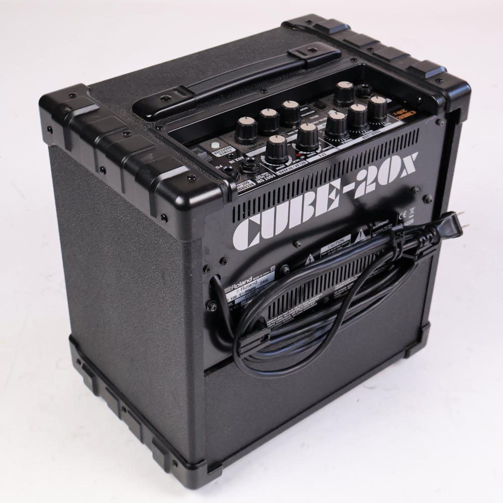 【中古】 ギターアンプ Roland CUBE-20X 本体画像 斜め 