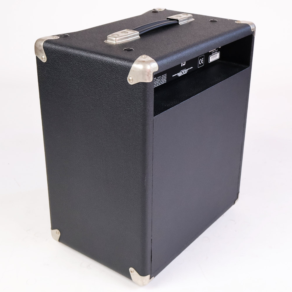 【中古】 Fender Rumble 15 Combo ベースアンプ 小型ベースアンプ 本体画像 斜め