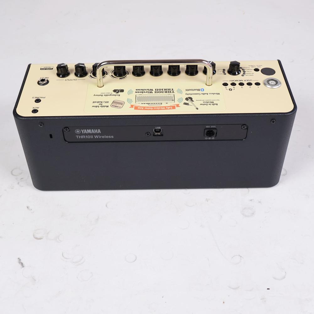 【中古】 ヤマハ YAMAHA THR10II Wireless 小型ギターアンプ 背面
