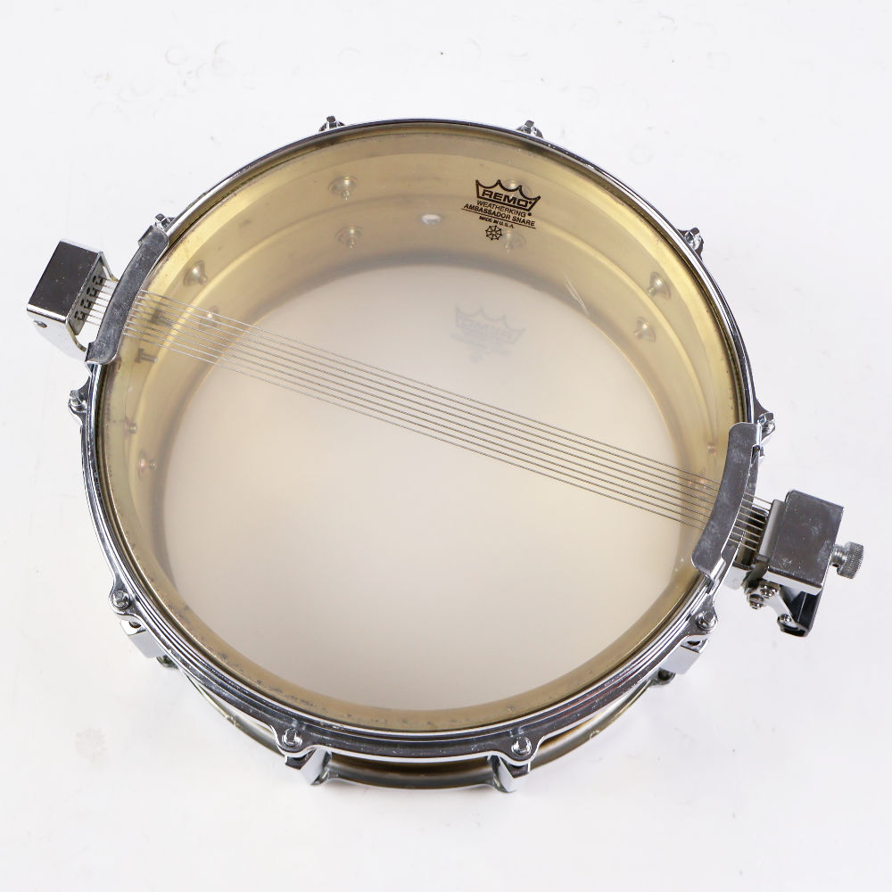 【中古】 スネアドラム ヤマハ YAMAHA SD416 BRASS SHELL SNARE 14x6.5 Made in Japan 全面当たりコンサートスネア 本体画像 裏