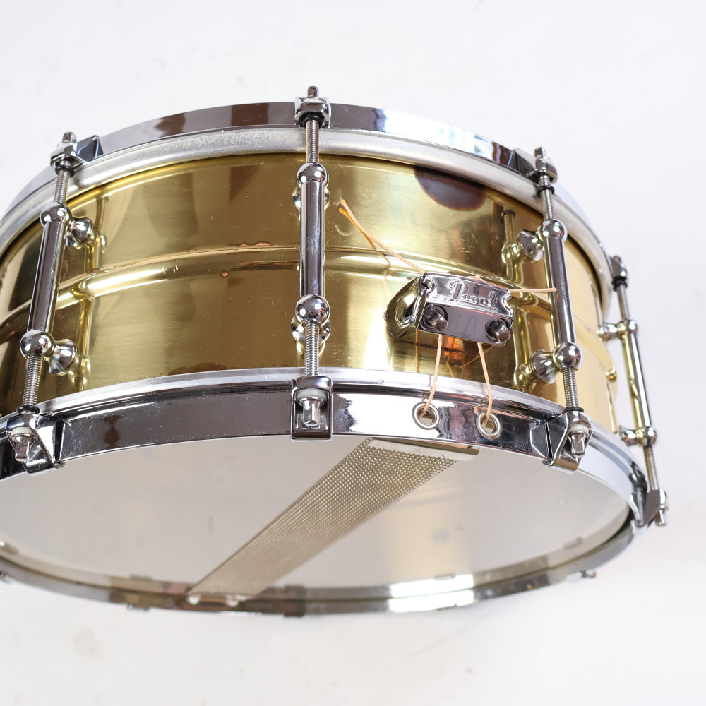 【中古】 スネアドラム パール Pearl B-5514 SensiTone BRASS Custom Alloy 14x5.5 ブラスシェル 底面