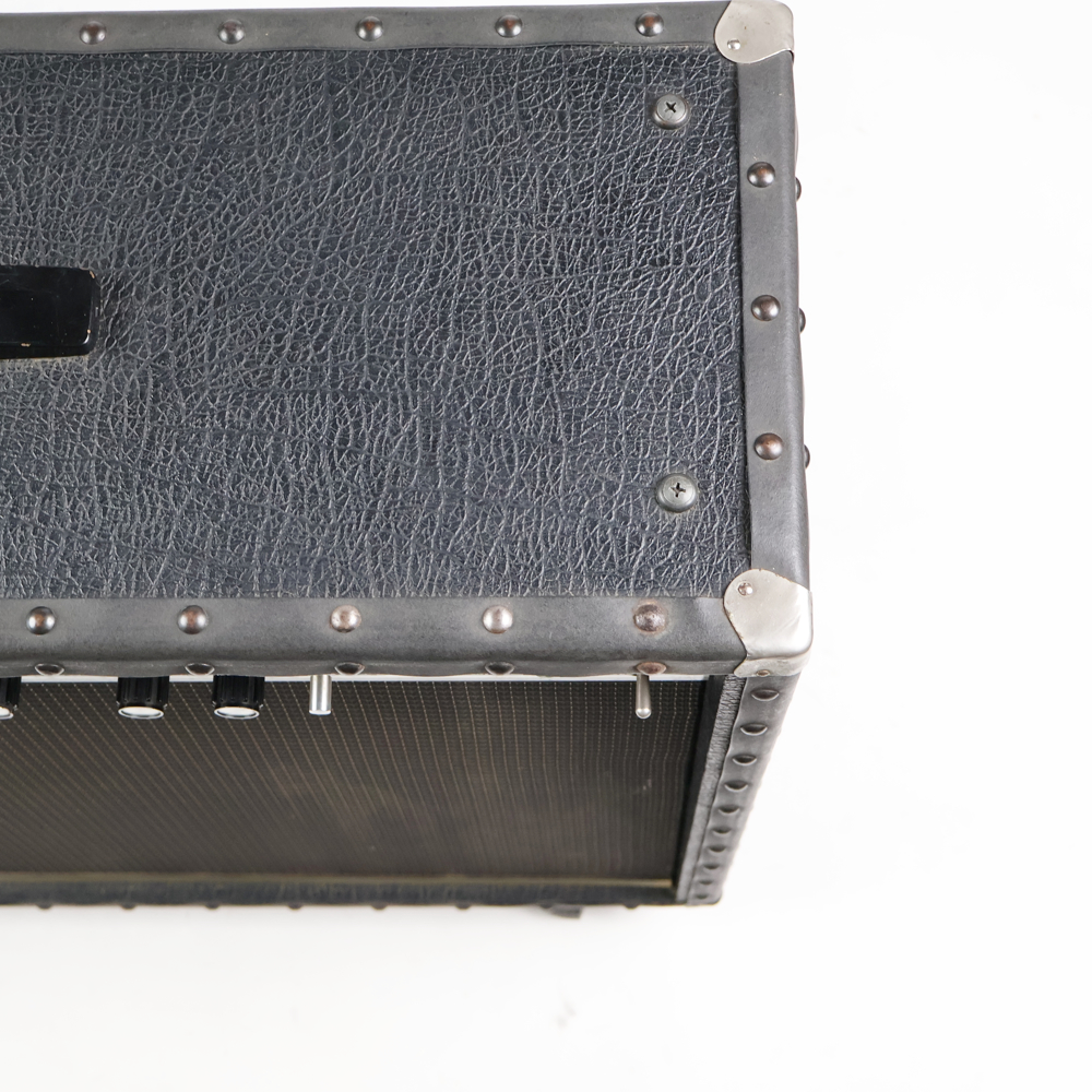 【中古】 ギターアンプ ROLAND JC-120 JAZZ CHORUS 初期型 1976年製 コーナー部