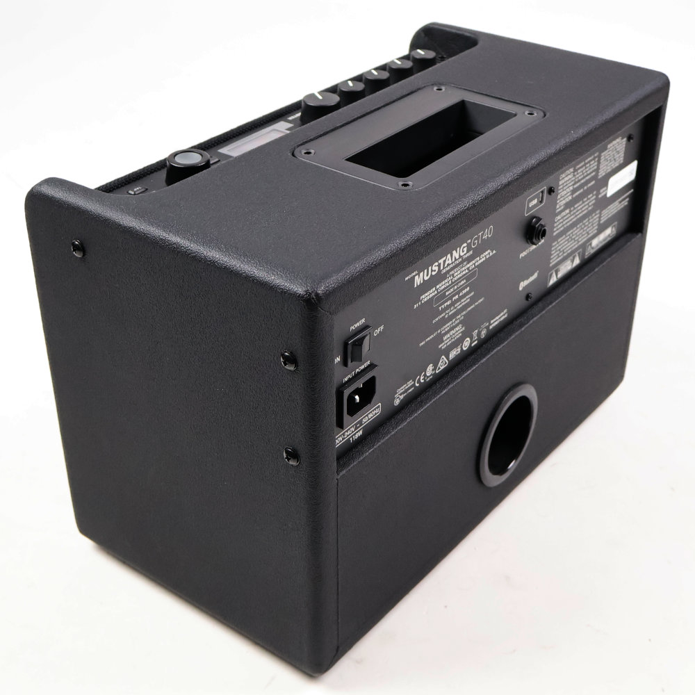 【中古】 ギターアンプ フェンダー Fender MUSTANG GT 40 ギターアンプ 本体画像 斜め 