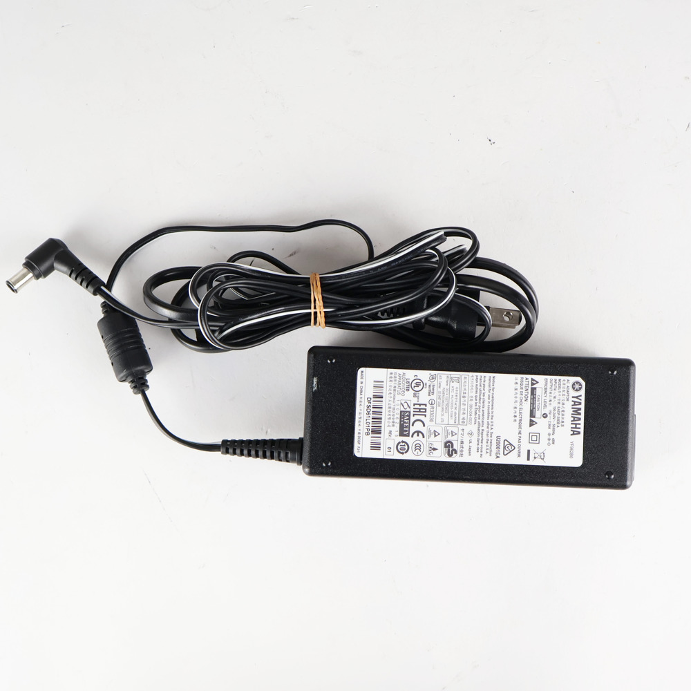 【中古】 コンパクトギターアンプ YAMAHA THR10 小型アンプ 電源
