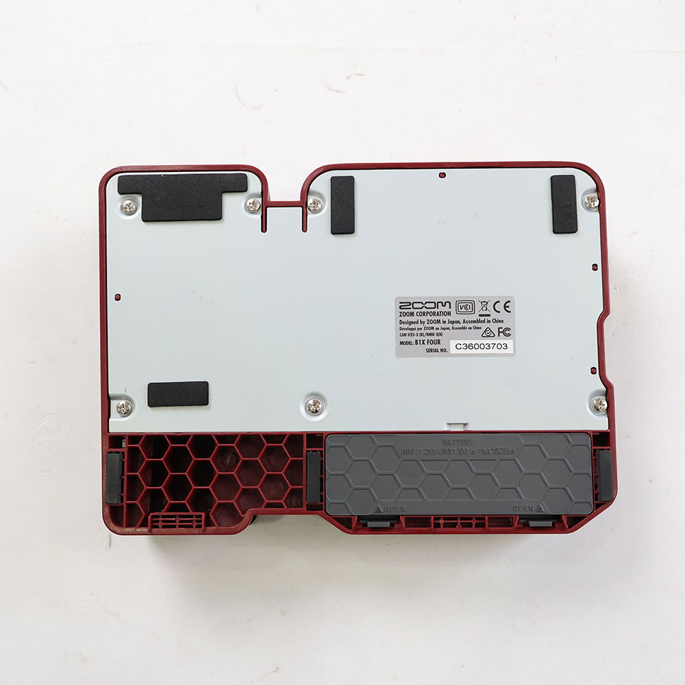 【中古】 ベースマルチエフェクター ZOOM B1X FOUR 裏面