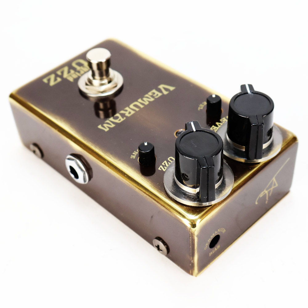 【中古】 ファズ エフェクター VEMURAM ベムラム Myriad Fuzz MF04242 ギターエフェクター 本体画像 斜め 