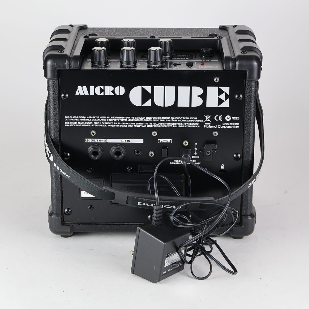 【中古】 ギターアンプ Roland ローランド MICRO CUBE BLACK コンボアンプ 背面