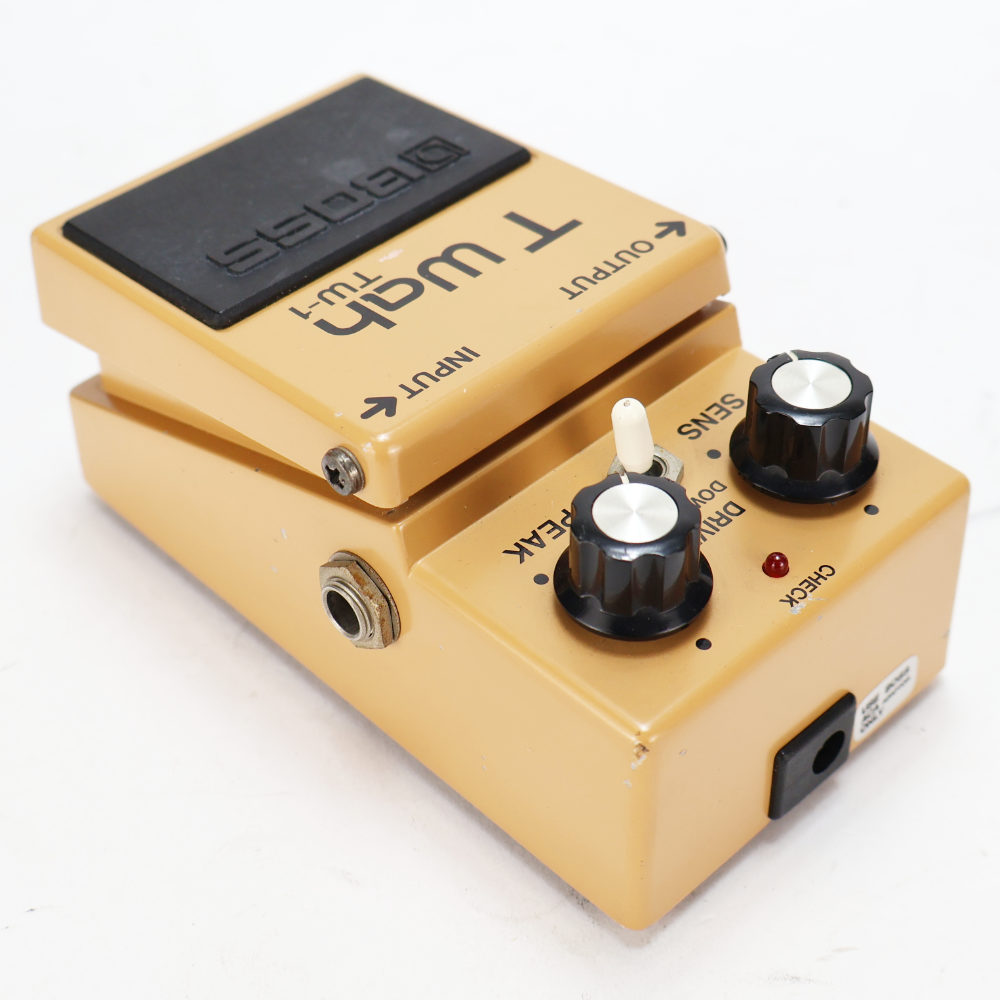 【中古】 オートワウ エフェクター BOSS TW-1 T Wah Made in Japan ギターエフェクター 本体画像 斜め