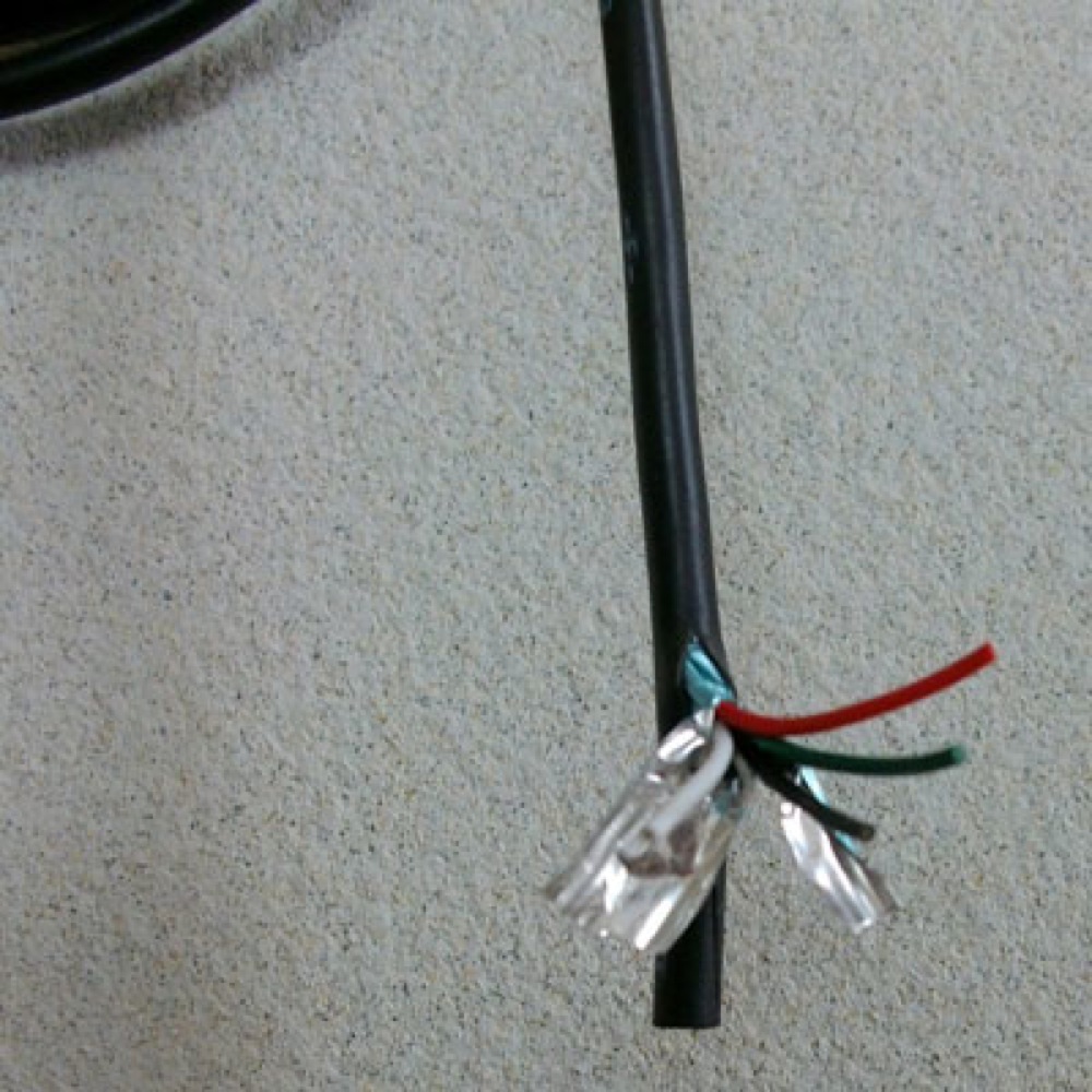 内部配線に便利な4芯シールド線です。