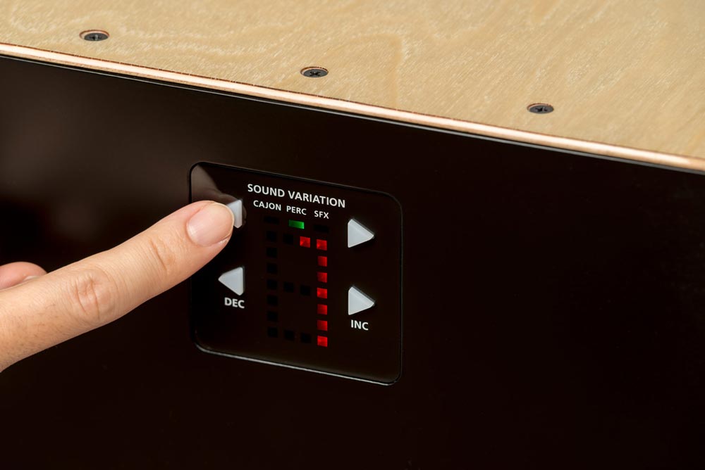 見やすい画面とシンプルなボタン・レイアウトで安心の操作性