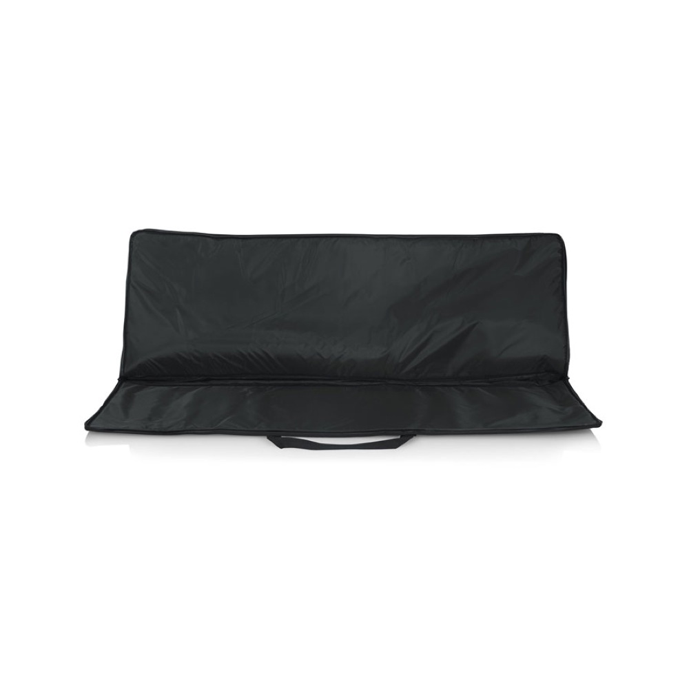 10mm 厚のパッドで覆われた内装