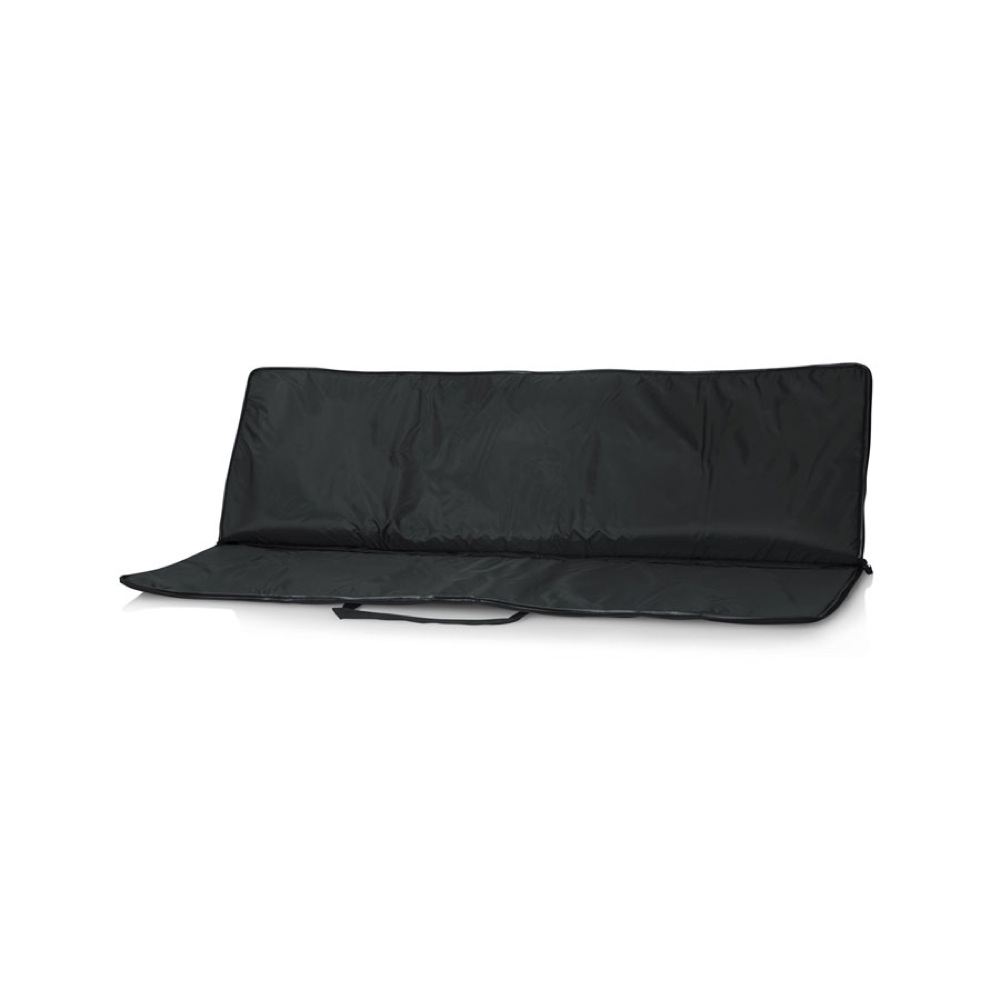 10mm 厚のパッドで覆われた内装