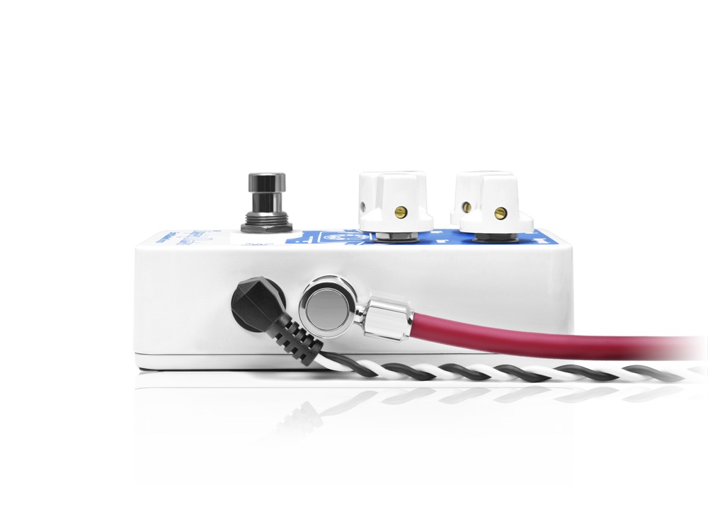 高解像度、広レンジかつフラットな表現が特徴