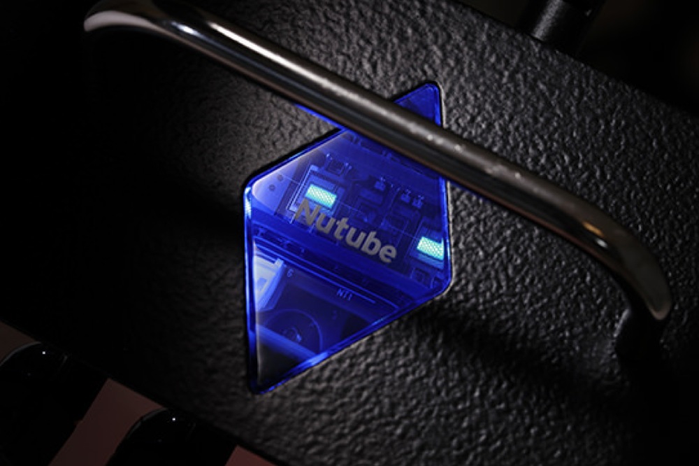 新真空管Nutubeをプリ・アンプに搭載