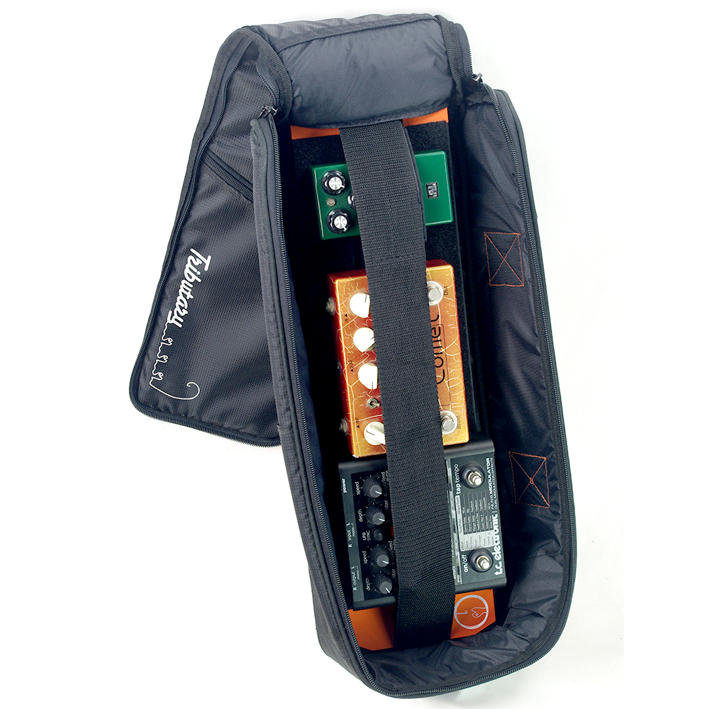 機器とペダルボードとをマジックテープで固定するだけ！