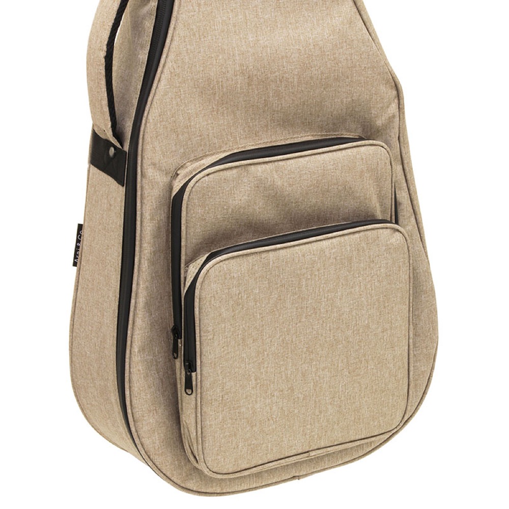 A4サイズもらくらく入る大型ポケットを含む2つのポケットを装備