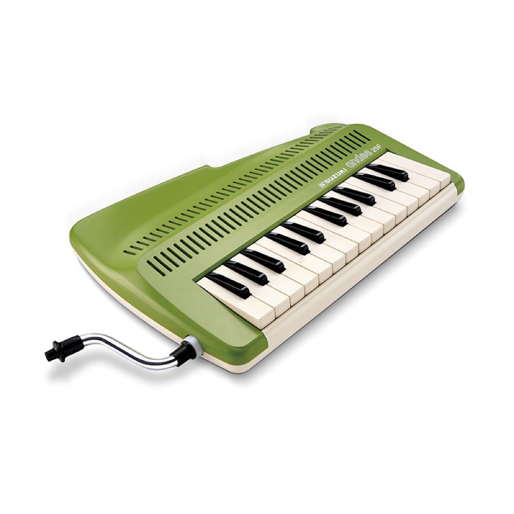 鍵盤ハーモニカのように息を吹き込み、鍵盤を弾いて音を出す『鍵盤リコーダー』