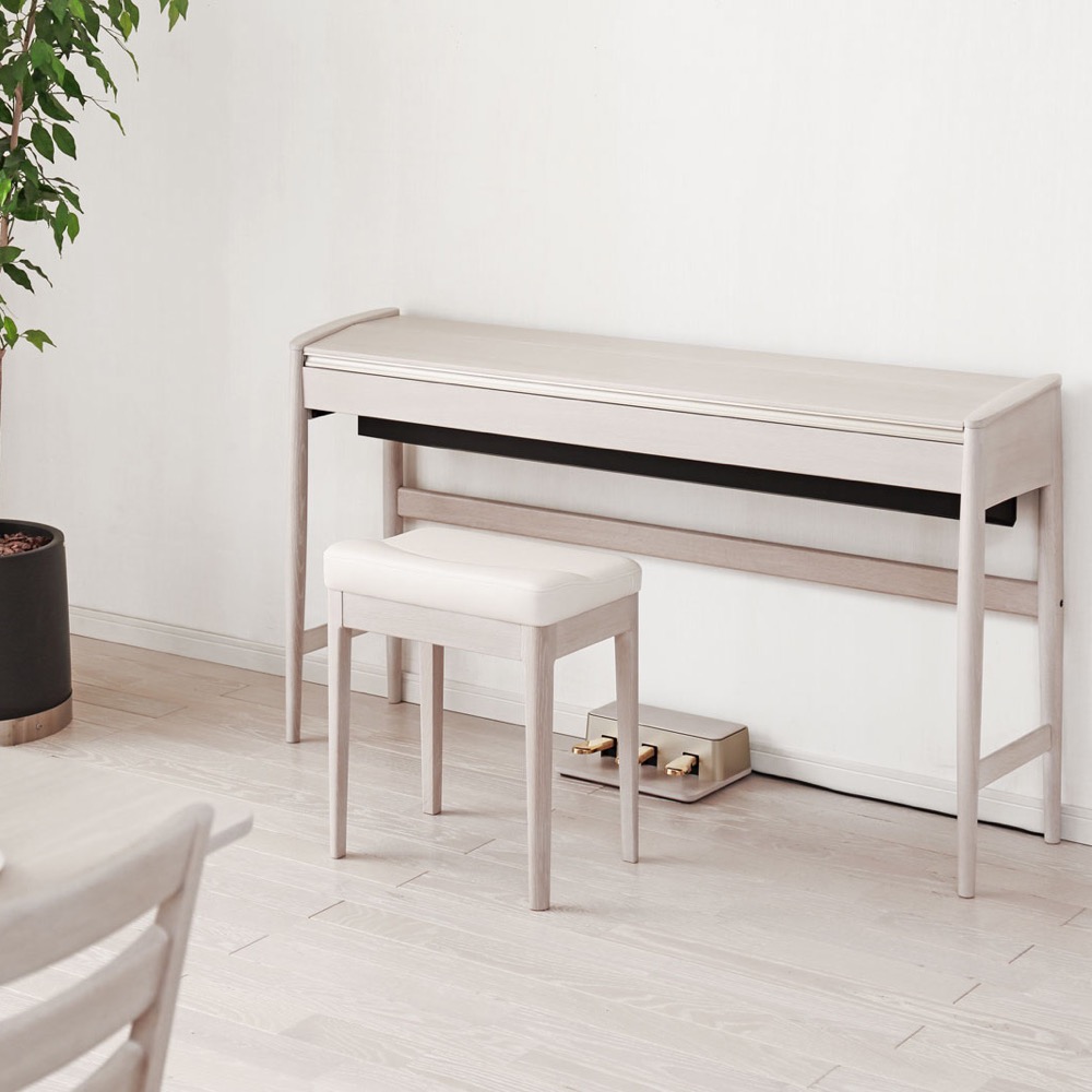 【組立設置無料サービス中】 ROLAND KF-10-KS 電子ピアノ 椅子＆ピアノセッティングマット付き シアーホワイト KIYOLAシリーズ カリモク家具製キャビネット 設置イメージ画像